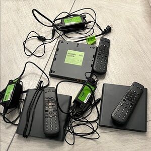 AT&T Direct TV Now C71KW-400 like new with cords & Remotes too (3 Available)